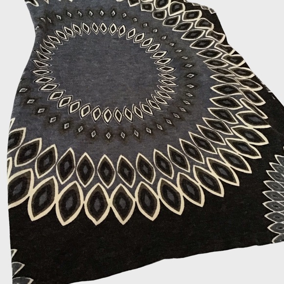 Axyeh Printed Sweater Dress - Picture 7 of 8